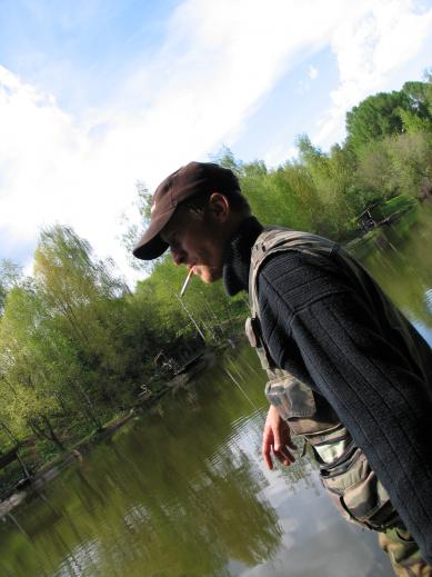 ��� �� -�������