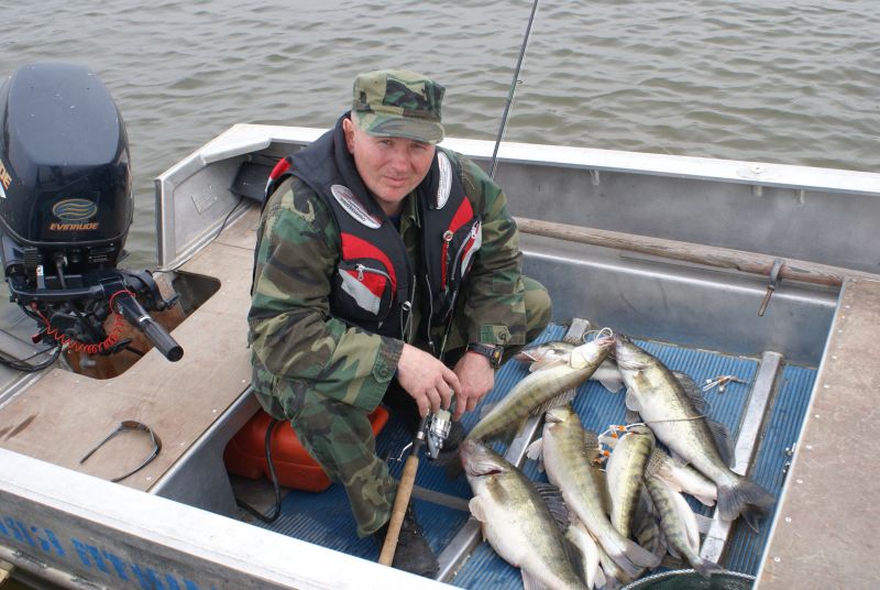 Рыба в астрахани есть. Астраханская рыбалка фото. Рыбалка п.Отрадовский Белгородская область.